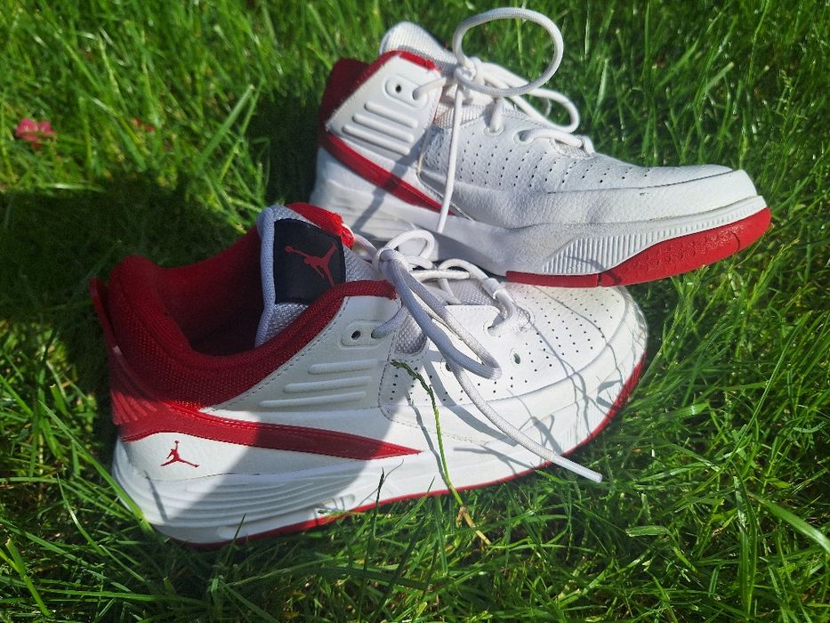 Buty jordan max aura 5 GS 38