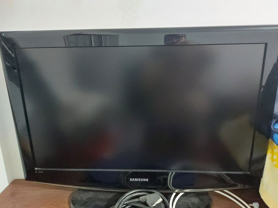 TV HD 2011 com pouco uso e a funcionar