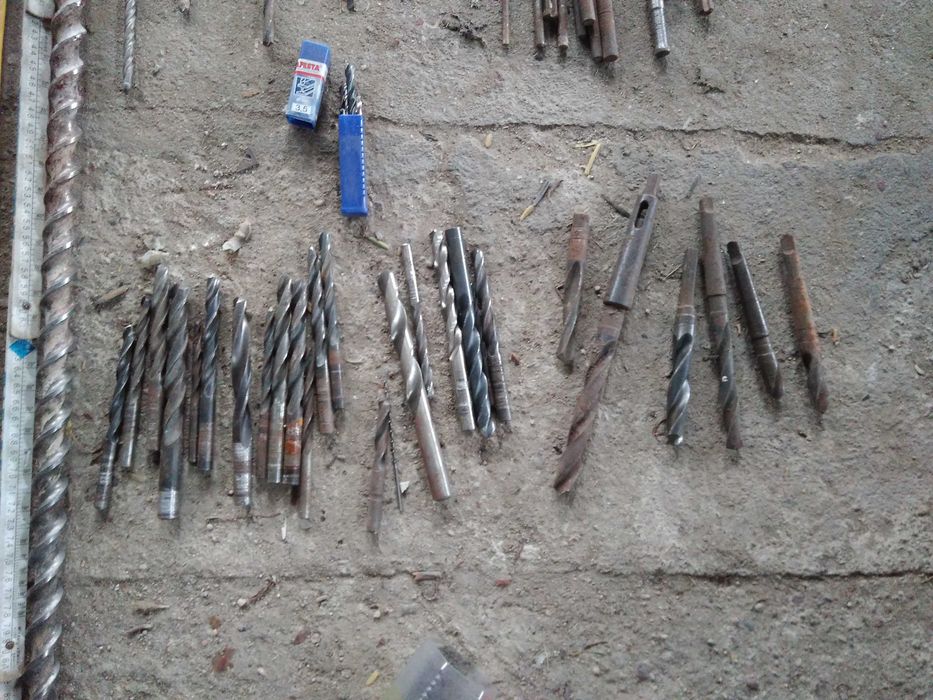 wiertła młotki wiertła siekiery pilniki