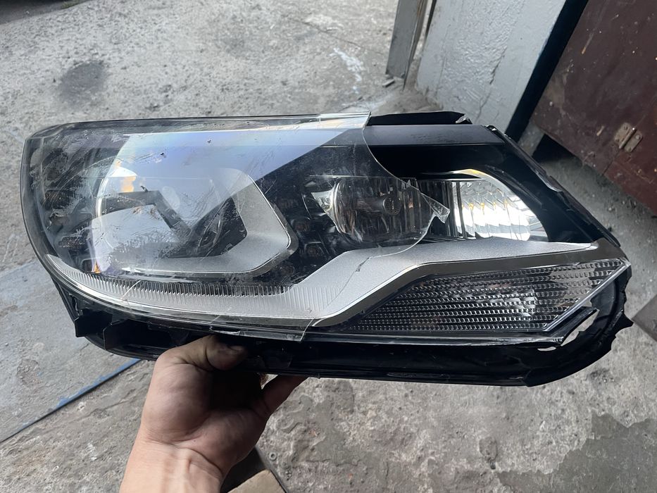 Фара VW Tiguan правая. LED