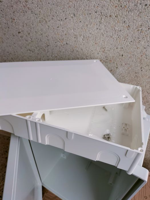 3 caixas - material eléctrico