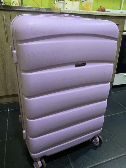 Велика валіза на спарених колесах Wings