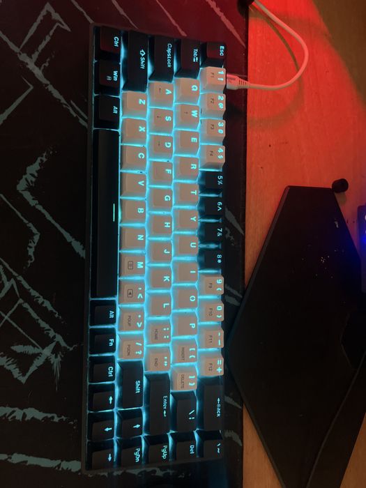 Vendo teclado semi novo