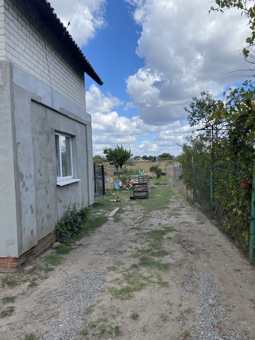 Продам дачний будинок