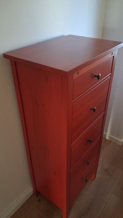 Cómoda / camiseiro 5 gavetas  hemnes vermelho