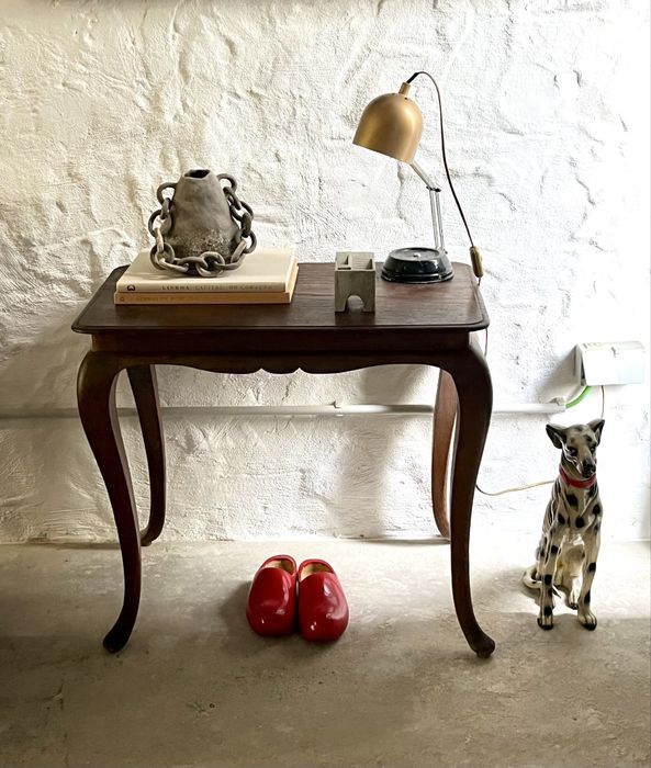 Elegante Mesa de Apoio em Madeira / Consola Vintage Clássica