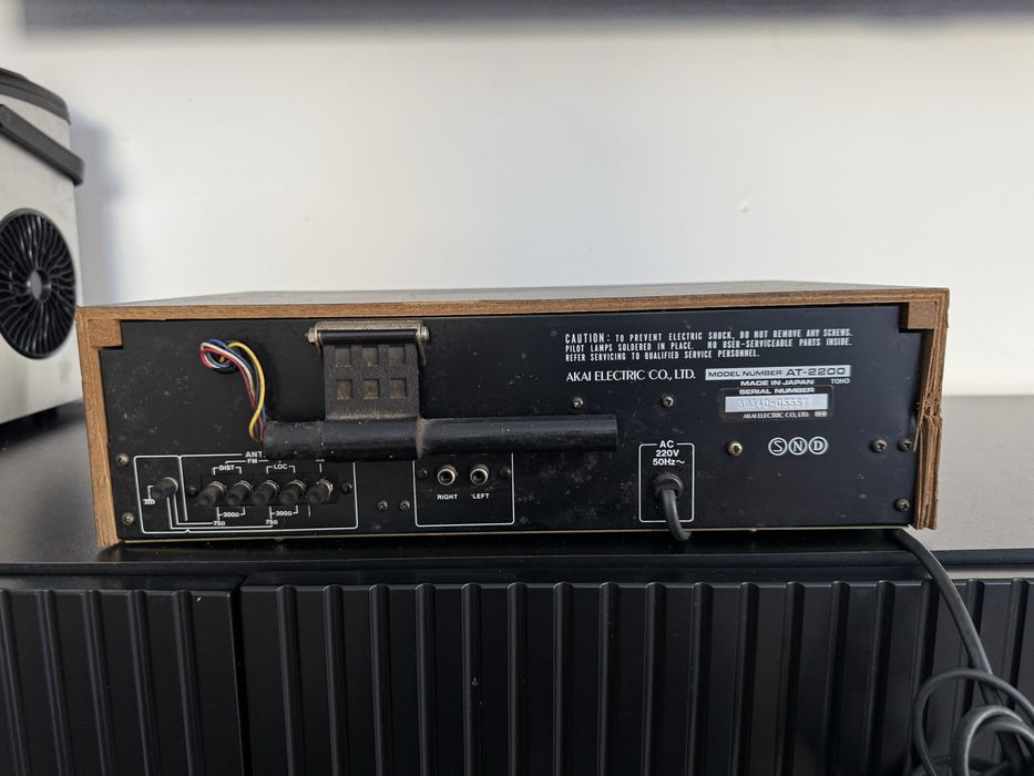 Tuner Akai AT 2200