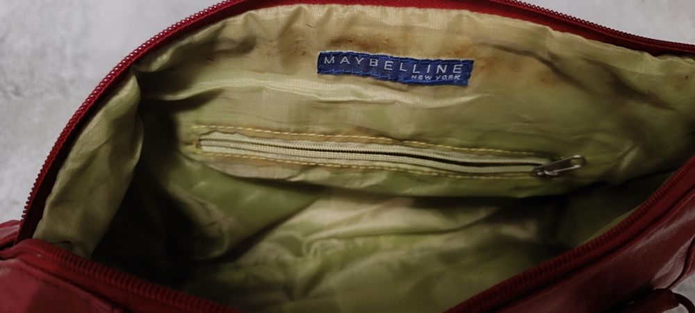 Mała torebka,czerwona , Maybelline