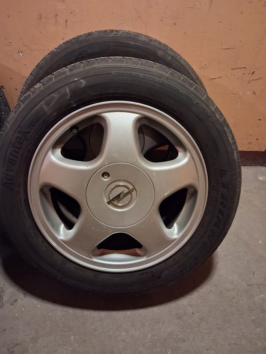 Opony letnie na alufelgach