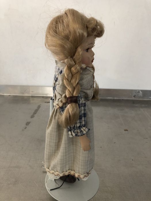 Lalka porcelanowa