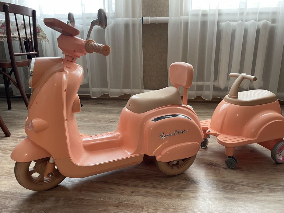 Продам дитячий електроскутер