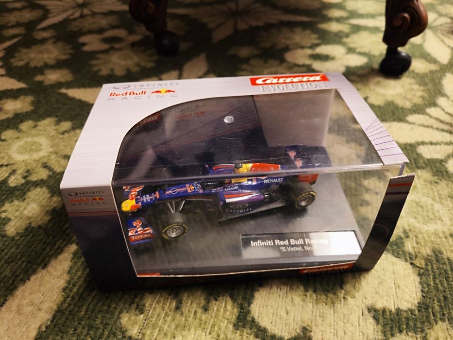 Carrera Evolution 1 32 Red Bull RB9 Vettel no1