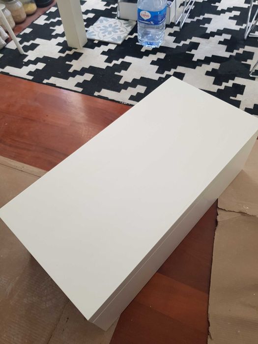 2 mesinhas IKEA com arrumação- serie MALM