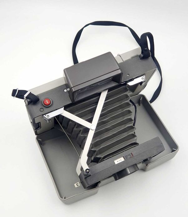 Vintage Polaroid 104 Instant Pack Film Land Camera And Flashgun