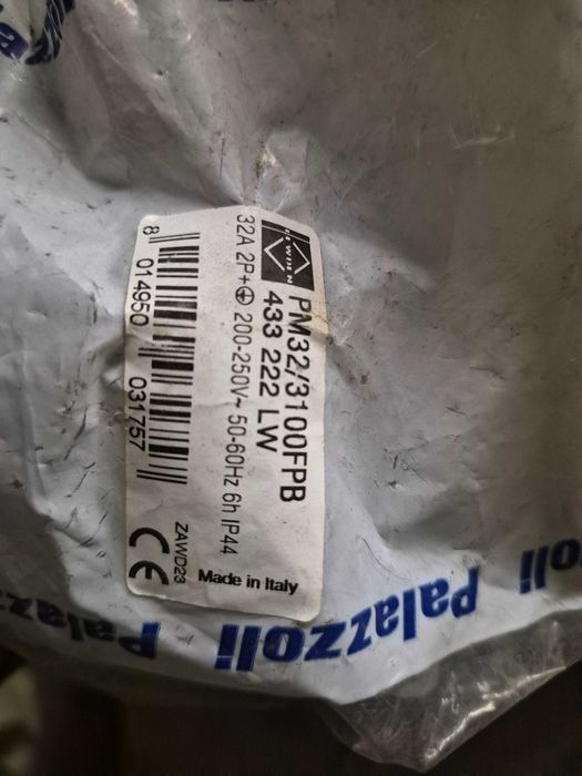 Gniazdo 32A 3pin 200-250v Palazzoli