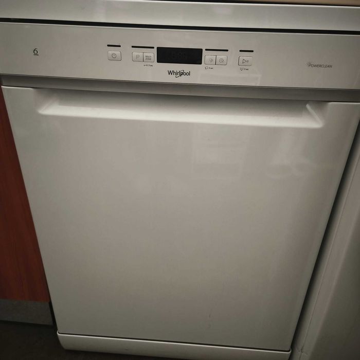 Máquina de Lavar Louça Whirlpool – Bom Estado