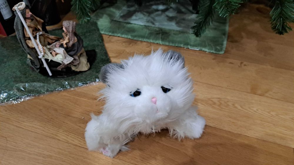 Gatinho Little Live Pets mexe-se e faz sons