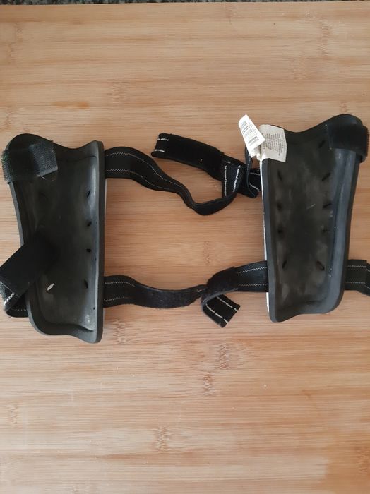 Caneleiras desporto criança