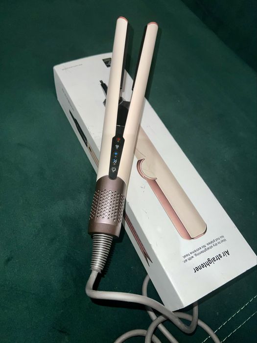 Фен-стайлер Dyson Airstrait HT01