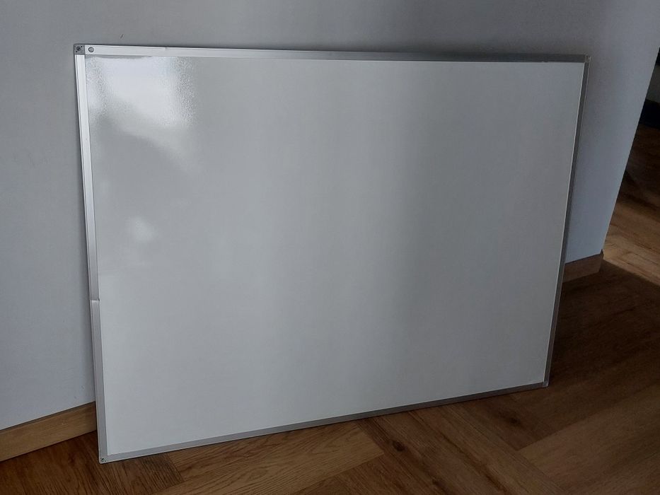 Tablica magnetyczna suchościeralna 90 × 120 cm w aluminiowej ramie