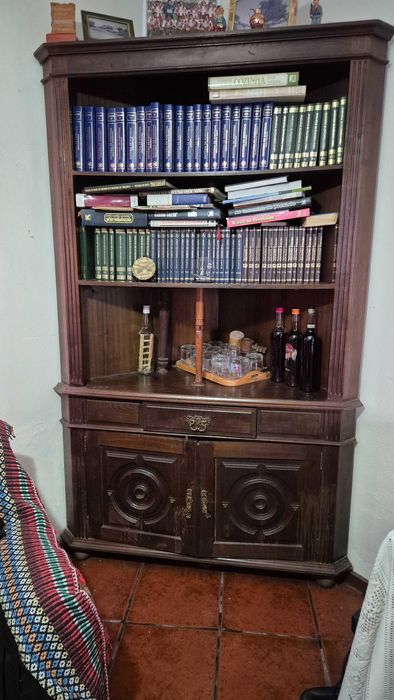 Móvel canto ( Guarda livros,)