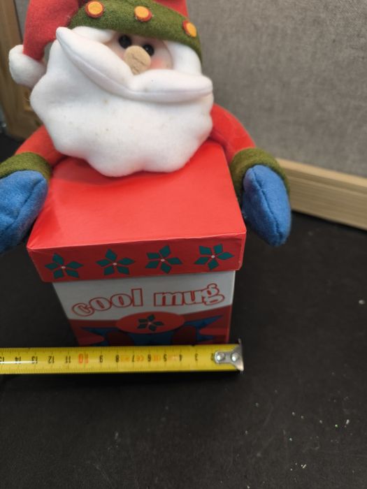 Caixa Pai Natal em tecido e papel
Caixa decorativa temática de Pai Nat