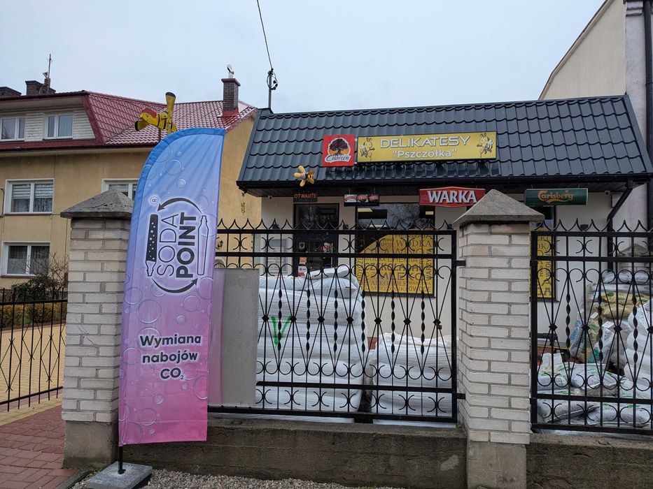 Sodastream Łazy, Łączności 61 Wymiana nabojów CO2