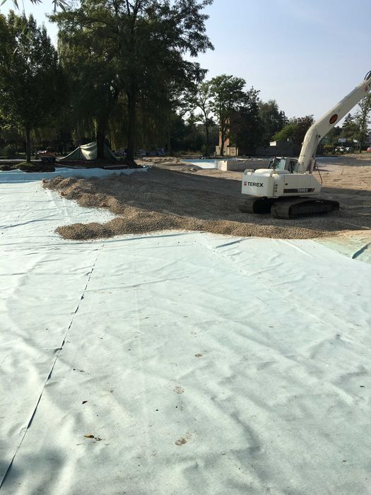 Biała Geowłóknina Poliestrowa - Gramatura 150 - Szerokość 4m