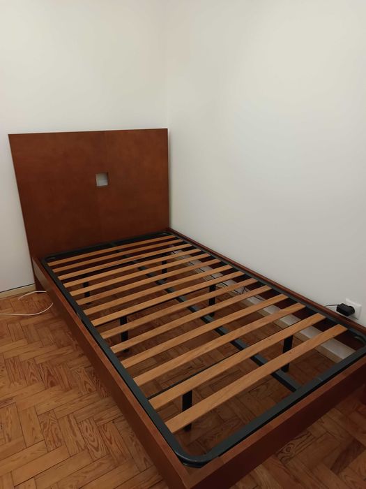 Cama em Cerejeira + Estrado + Colchão