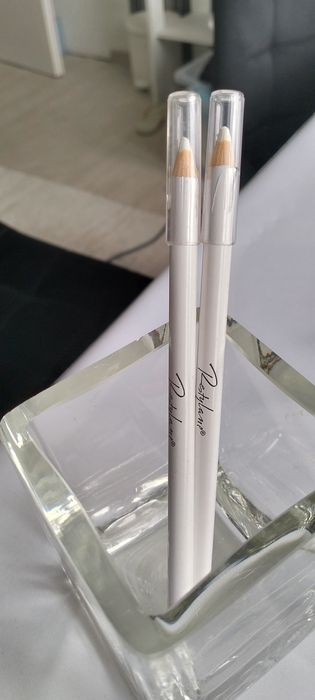 Dwie białe kredki do powiek