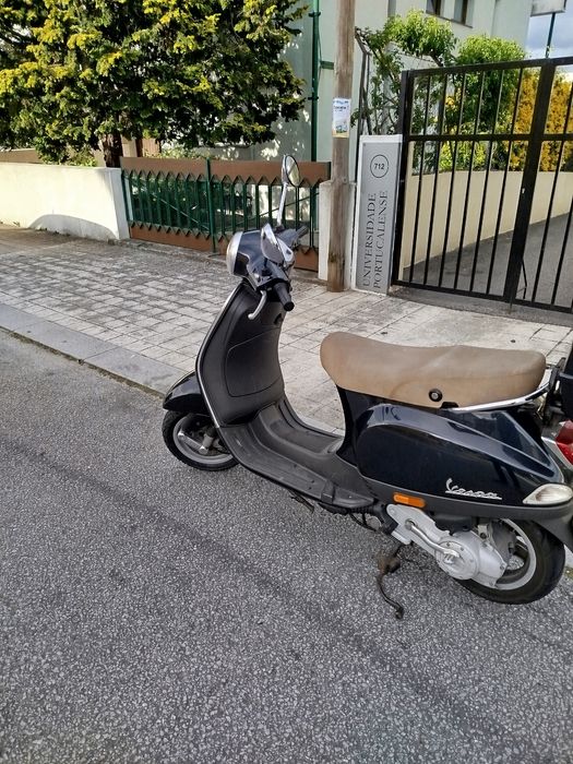 Vespa LX 50 4T (2005) – Impecável – Apenas 14.600km