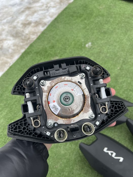 Рульові Подушки безпеки водія kia ev6 , niro 2