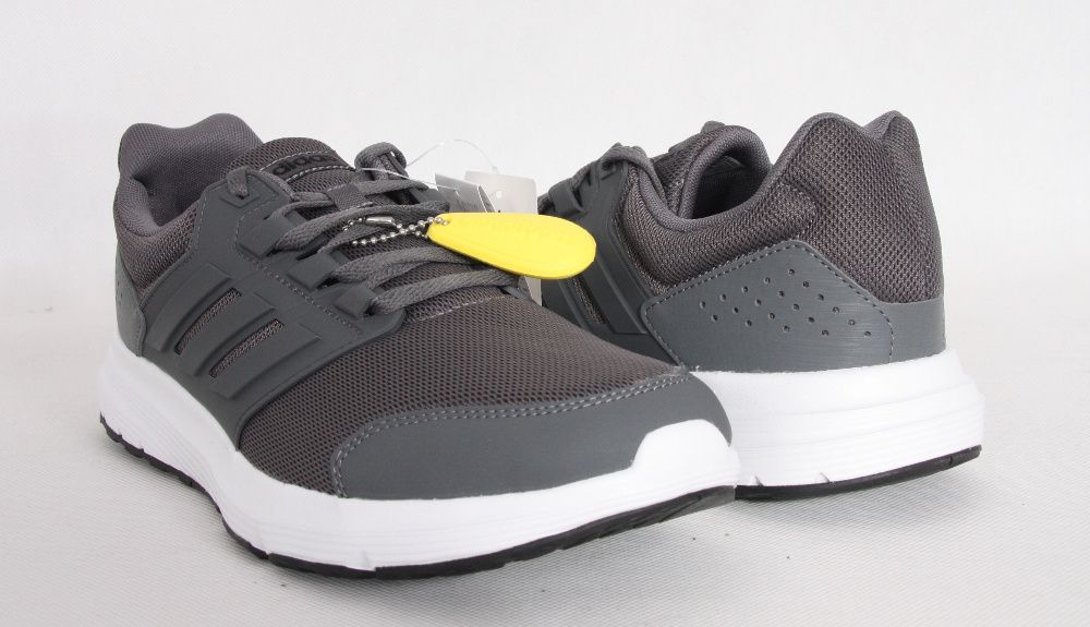 Buty ADIDAS Galaxy 4. Nowe   45  1/3