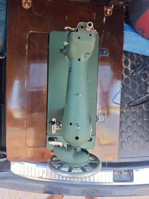 Máquina de Costura Antiga Husqvarna