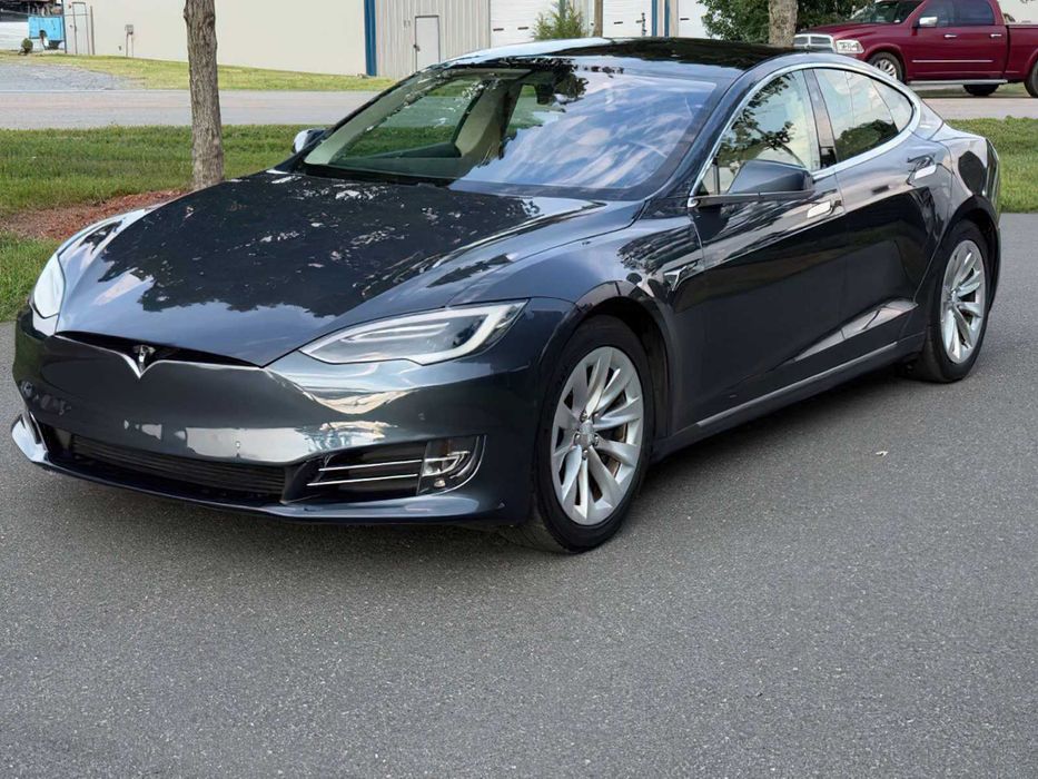 Tesla Model S      2017