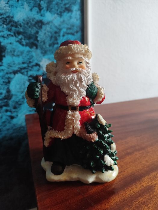 Новогодние игрушки и украшения