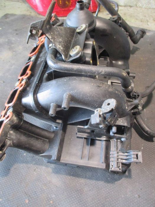 Kolektor ssący BMW 5 E60 E61 2.2B