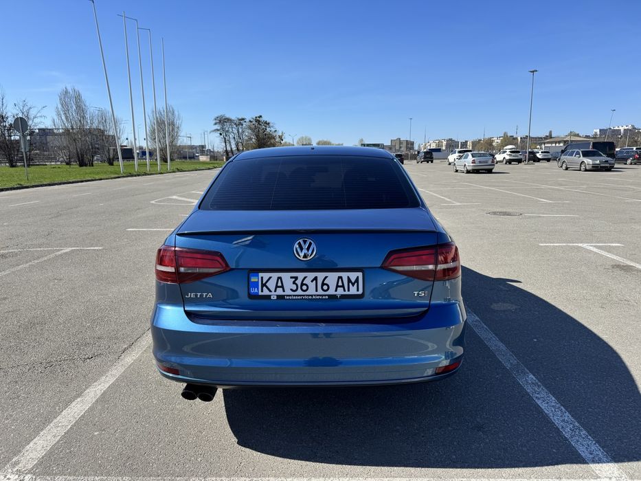 Продам Volkswagen Jetta 1.4 2015.