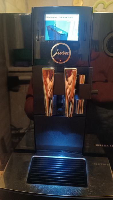 Кавомашина Jura Impressa F8