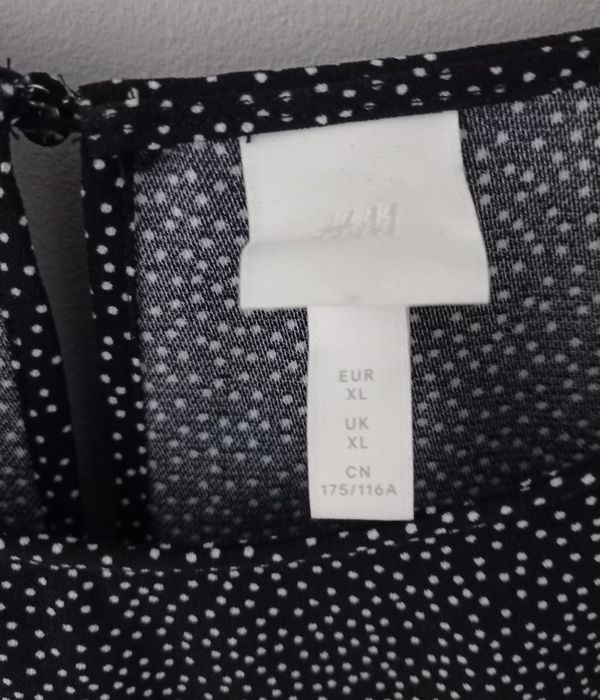 Czarna sukienka w groszki, kropki h&m rozmiar XL długi rękaw, bufki