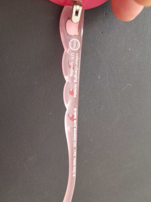 Óculos de sol criança- Hello Kitty- Completamente Novos