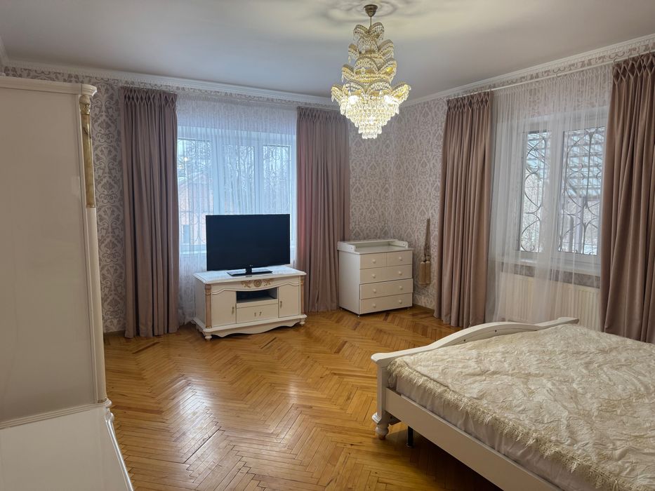 Продаж будинку 622 м.кв як для житла, так і комерційна інвестиція