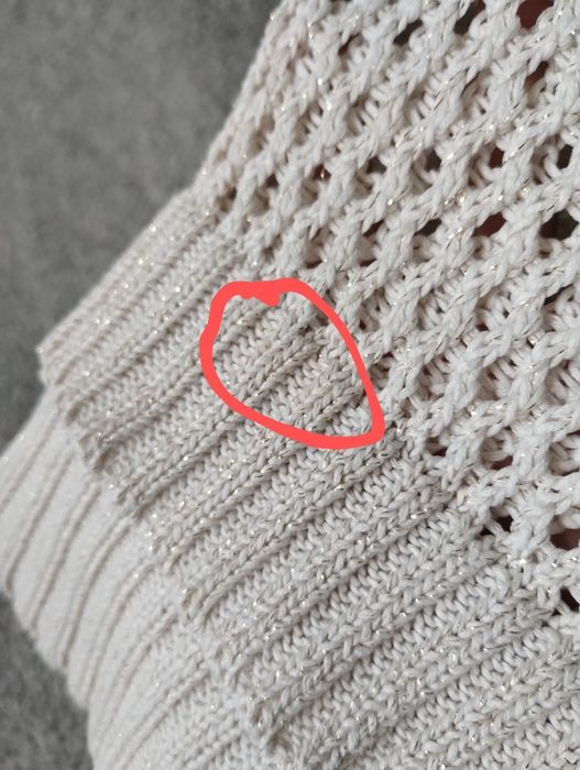 Kremowo-beżowy siateczkowy ażurowy sweterek błyszcząca nitka ONLY r. S