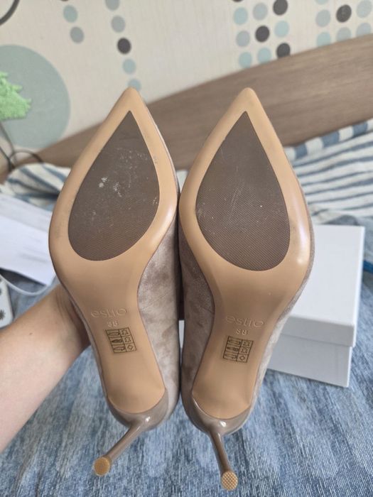 Шкіряні туфлі лодочки Estro, розмір 38, можна на 37,5