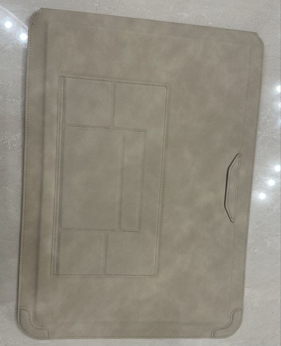 Продам  чехол- подставку для ноутбука 15