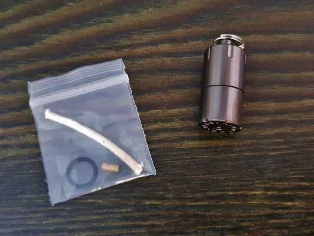 Mini zapalniczka benzynowa