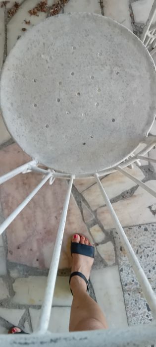 Conjunto mesa vom 4 cadeiras em ferro