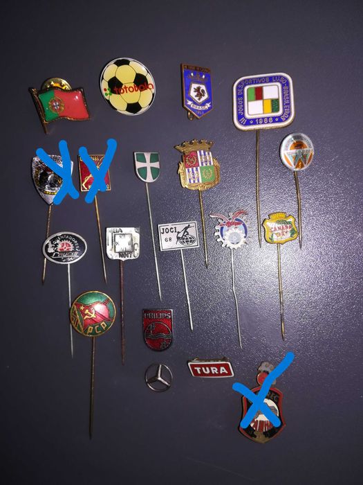 Pins e crachas muito antigos