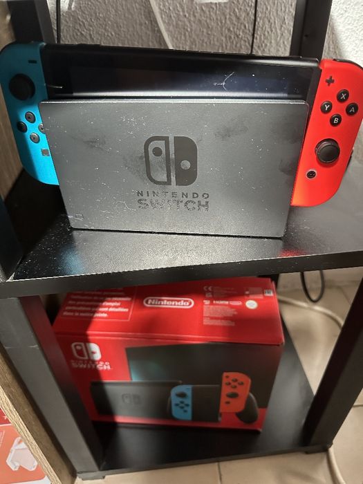 Nintendo Switch V2 em bom estado