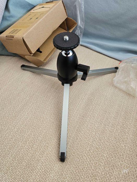 mini tripé com cabeça de rótula